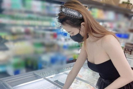 Mỹ nữ Việt diện đồ nổi bật ở siêu thị