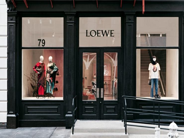 Thời trang - Loewe mở cửa hàng ở Manhattan với nghệ thuật sắp đặt độc đáo