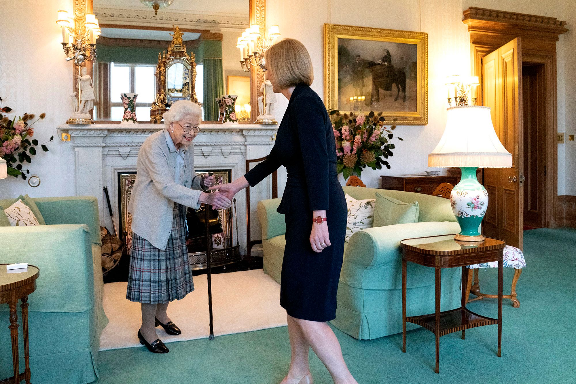 Bà Liz Truss được Nữ hoàng Anh bổ nhiệm chức Thủ tướng Anh (ản: CNN)