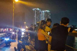 Pháp luật - Hé lộ nguyên nhân đôi nam nữ nhảy cầu Long Biên