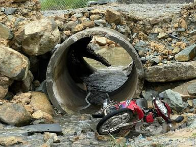 Pháp luật - Nam bảo vệ mất tích "bí ẩn", xe máy nằm dưới miệng cống