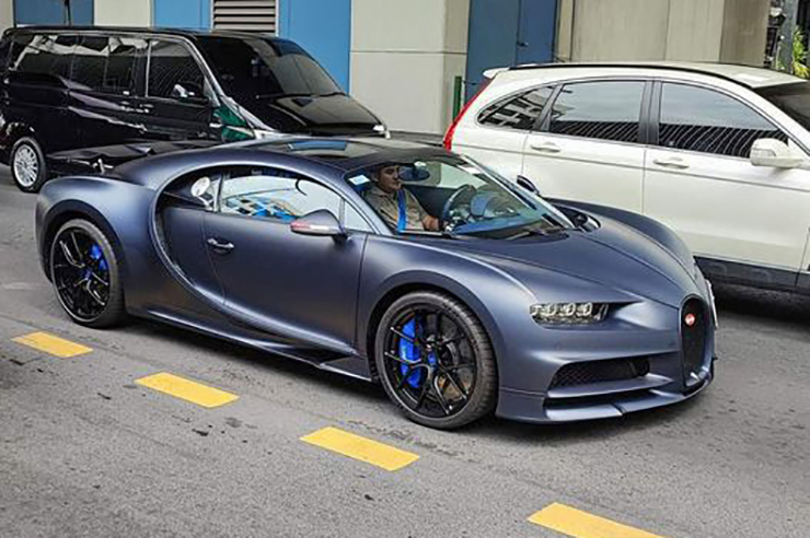 Bugatti Chiron Sport 110 Ans Edition "siêu độc" lăn bánh trên phố - 4