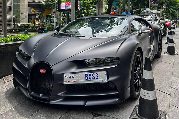 Bugatti Chiron Sport 110 Ans Edition "siêu độc" lăn bánh trên phố - 8