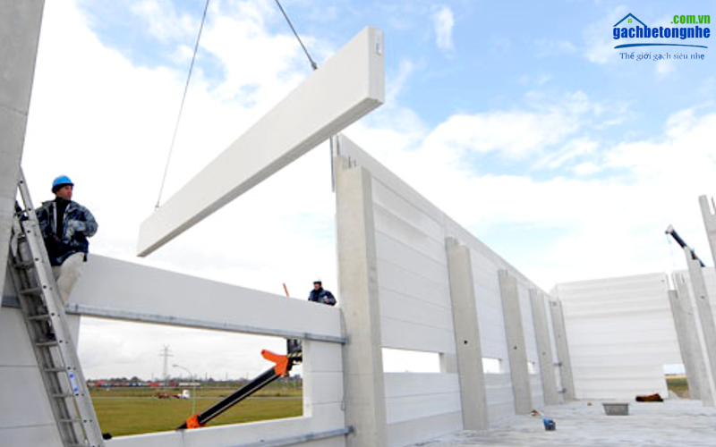 Xây nhà lắp ghép hệ tường bao, vách ngắn bằng tấm bê tông nhẹ ALC