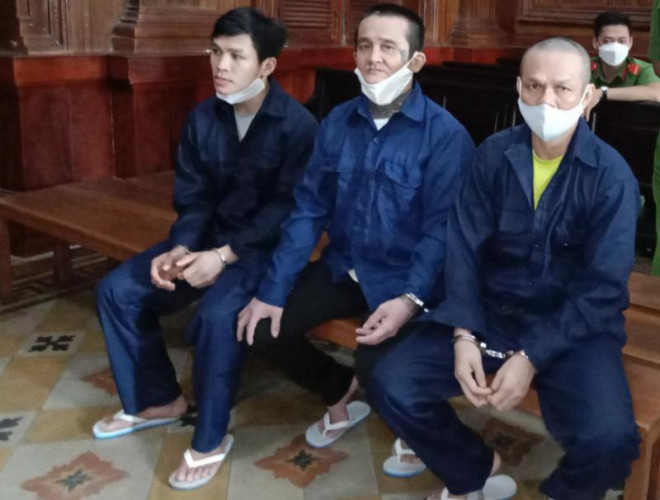 Các bị cáo tại tòa.