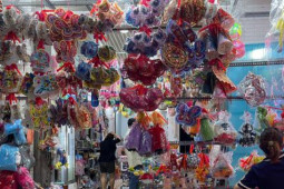 Thị trường - Tiêu dùng - Trung thu 2022: Lồng đèn Việt áp đảo lồng đèn Trung Quốc