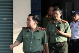 Pháp luật - Thiếu tướng Nguyễn Sỹ Quang trực tiếp chỉ đạo truy bắt tên cướp ngân hàng