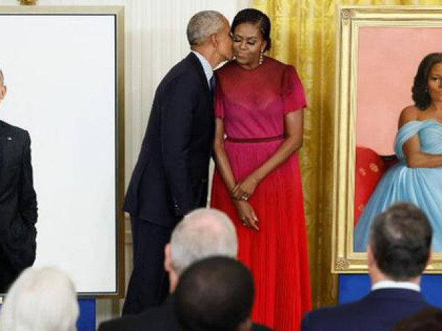 Thế giới - Ngày trở lại Nhà Trắng “đầy cảm xúc” của vợ chồng ông Obama