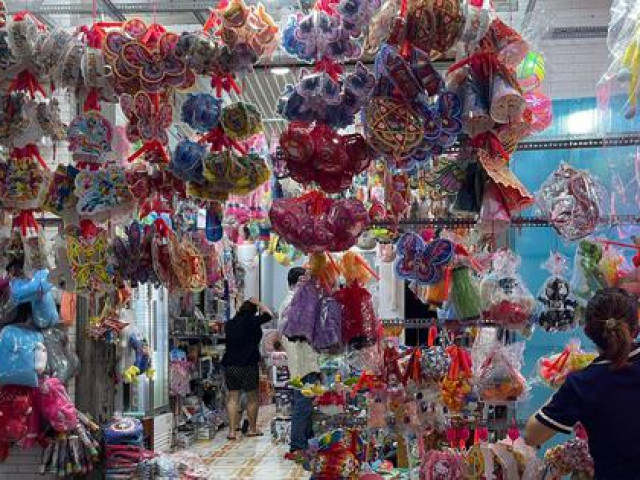 Thị trường - Tiêu dùng - Trung thu 2022: Lồng đèn Việt áp đảo lồng đèn Trung Quốc