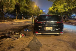 Tin tức trong ngày - Hà Nội: Ô tô “điên” gây tai nạn liên hoàn, 4 người nhập viện