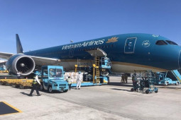 Kinh doanh - 2,2 tỷ cổ phiếu Vietnam Airlines đối diện nguy cơ bị hủy niêm yết bắt buộc