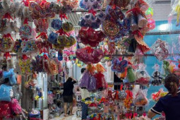 Trung thu 2022: Lồng đèn Việt áp đảo lồng đèn Trung Quốc