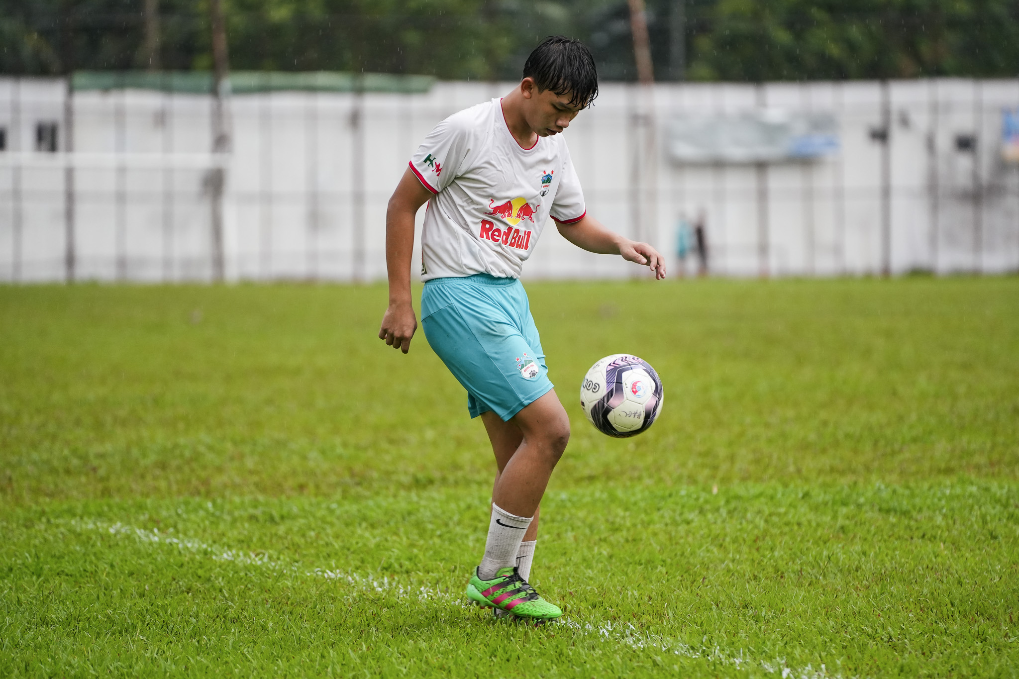 2 tài năng trẻ từ chương trình “Tuyển chọn tài năng bóng đá” do Red Bull và HAGL tổ chức được thi đấu ở Giải U17 Quốc gia - 1