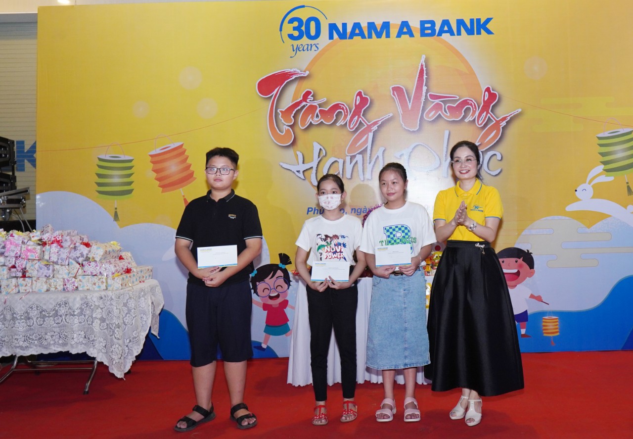 Nhộn nhịp lễ hội “Trăng vàng hạnh phúc” cùng Nam A Bank - 3