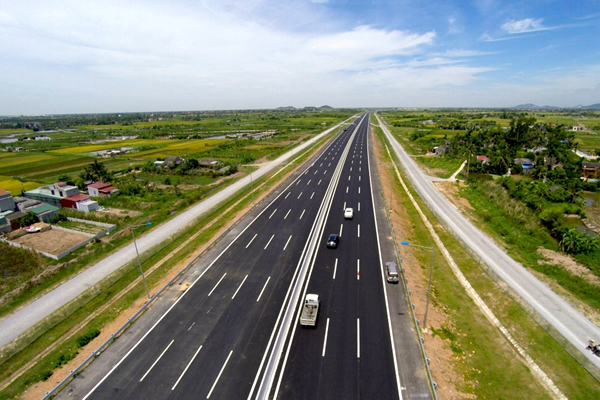 Đại lộ Âu Cơ - tuyến giao thông trọng điểm phát triển kinh tế - văn hóa - du lịch của Yên Bái - 2