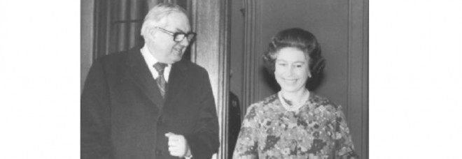 Thủ tướng James Callaghan dùng bữa
trưa với Nữ hoàng Elizabeth II tại Lâu đài Windsor năm 1977. Ảnh:
BBC
