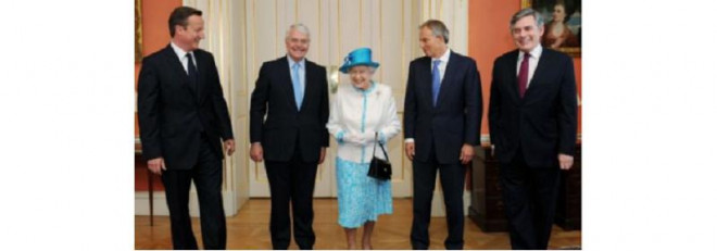 Năm 2012, Nữ hoàng Elizabeth II cùng
các Thủ tướng Anh: David Cameron, John Major, Tony Blair, Gordon
Brown (ngoài cùng bên phải). Ảnh: BBC
