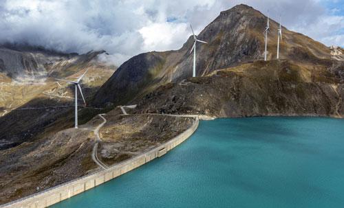 SwissWinds, trang trại điện gió cao nhất của châu Âu (ở độ cao 2.500 m), ở Gries - Thụy Sĩ Ảnh: REUTERS