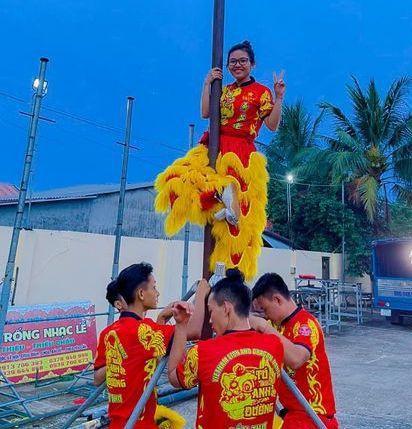 "Bóng hồng" 9x lập kỷ lục châu Á trở thành huấn luyện viên múa lân - 2