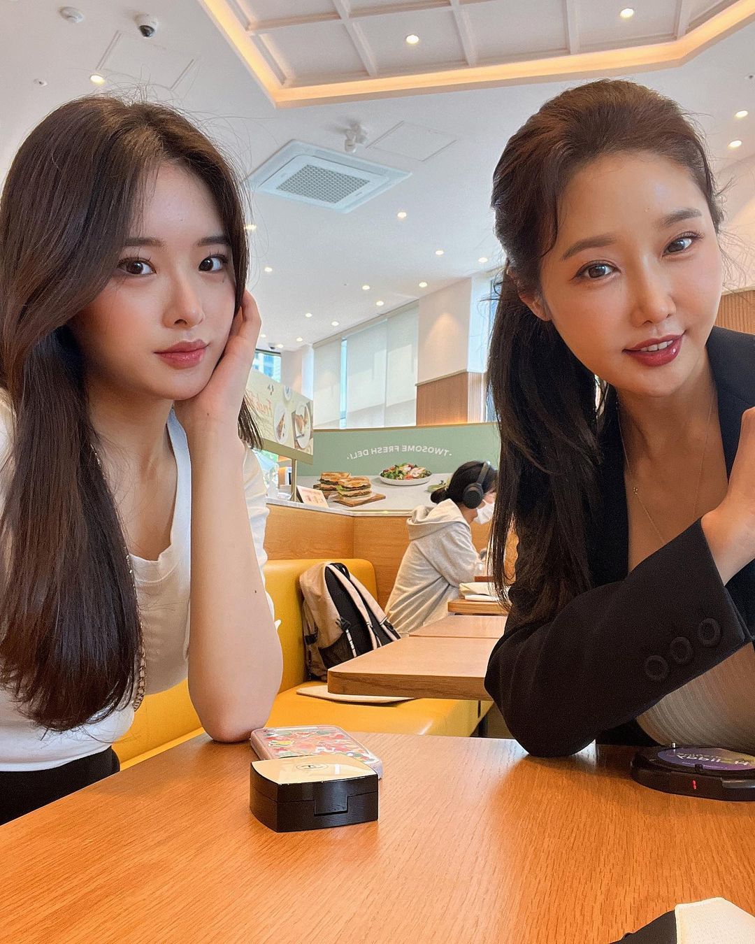 Lee Su Jin khi chụp ảnh cùng con gái Jenna.