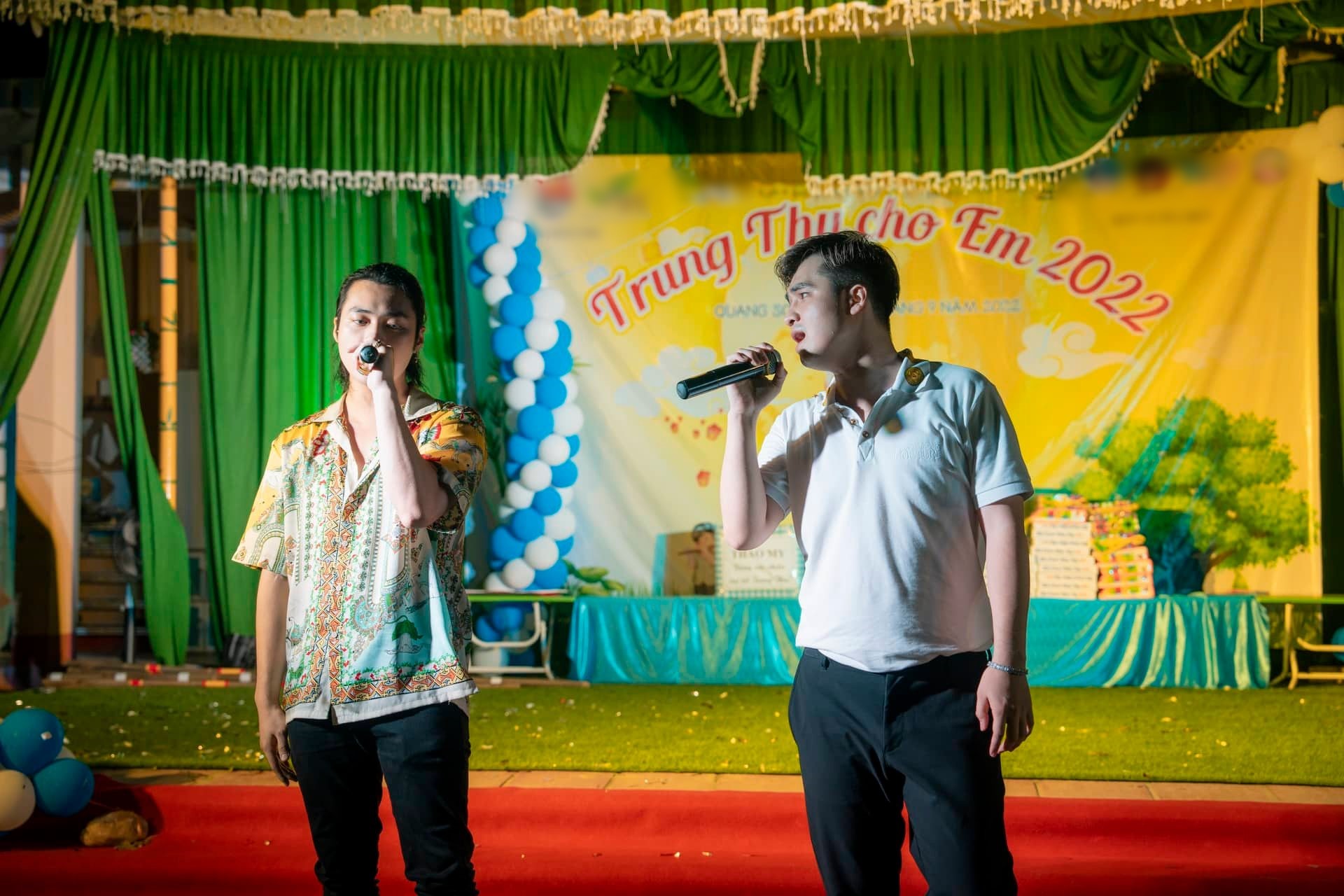 MC Thùy Dương đưa 2 con gái song sinh đi từ thiện Trung thu cho trẻ em - 8