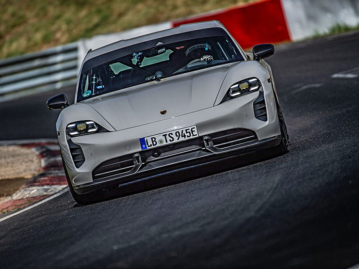 Xe điện Porsche Taycan lập kỷ lục mới trên đường đua Nürburgring - 1