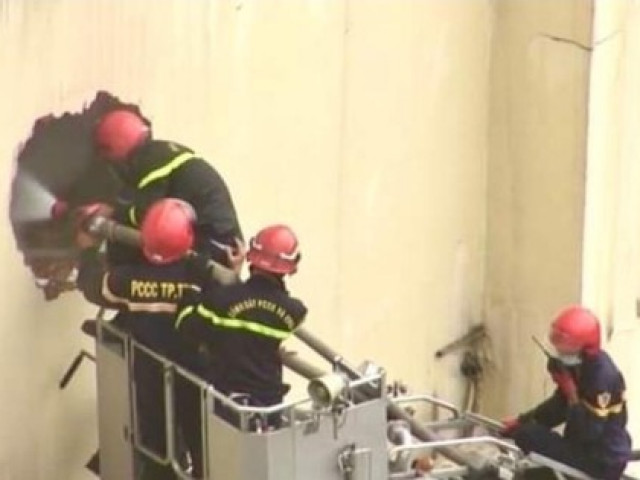 Tin tức trong ngày - Camera an ninh hé lộ lý do nhiều người tử vong vụ cháy karaoke ở Bình Dương