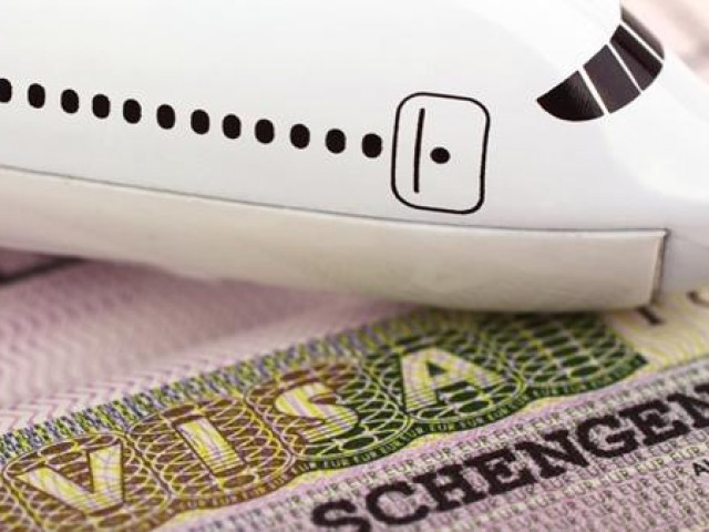 Thế giới - EU tăng gấp đôi tiền phí cấp visa với người Nga