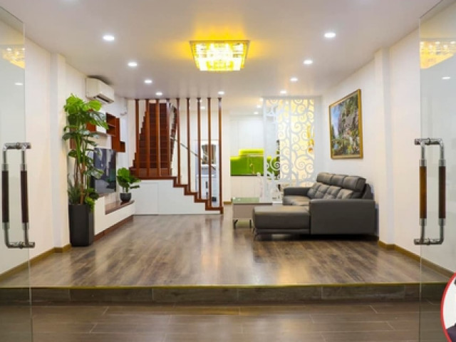 Kinh doanh - Ngắm căn nhà gần 8 tỉ đang được rao bán của vợ chồng nữ ca sĩ nổi tiếng một thời với bản hit "yêu đơn phương"