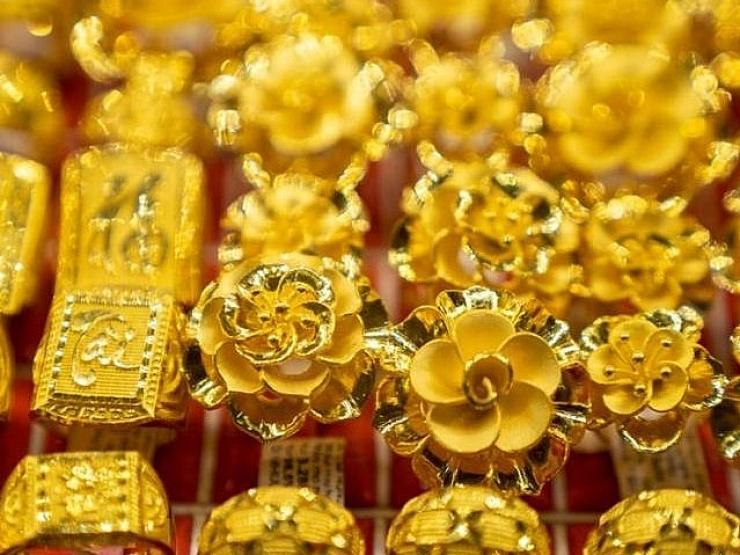 Kinh doanh - Giá vàng hôm nay 10/9: Vọt tăng mạnh chốc lát rồi quay đầu lao dốc sáng cuối tuần