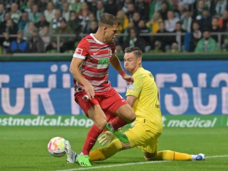 Video bóng đá Werder Bremen - Augsburg: VAR cứu nguy, hú vía phạt đền (Vòng 6 Bundesliga)