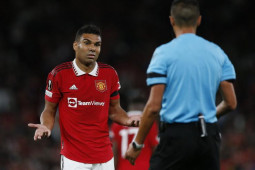 Casemiro gây thất vọng ở MU: Triệu fan mỉa mai, lo sớm tàn nghiệp