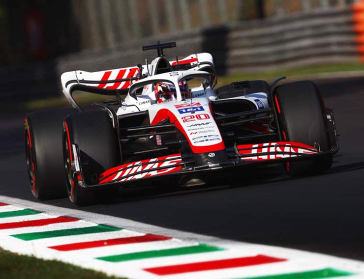 Haas chỉ có 1 chiếc xe hoàn thành FP2 do Mick gặp vấn đề power unit