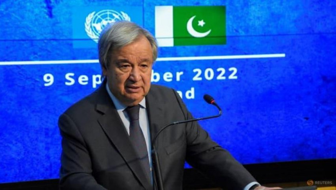 Tổng thư ký Liên Hợp Quốc (LHQ) - ông Antonio Guterres phát biểu trong cuộc họp báo tại Bộ Ngoại giao Pakistan ở thủ đô Islamabad ngày 9-9. Ảnh: REUTERS