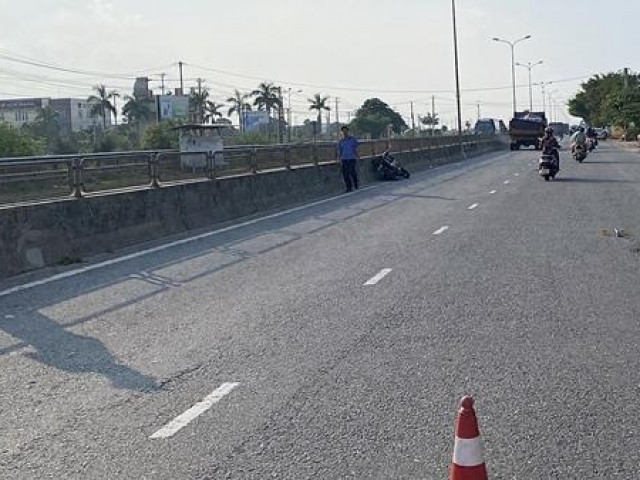 Tin tức trong ngày - Đối tượng vi phạm tông xe máy thẳng vào thiếu tá CSGT