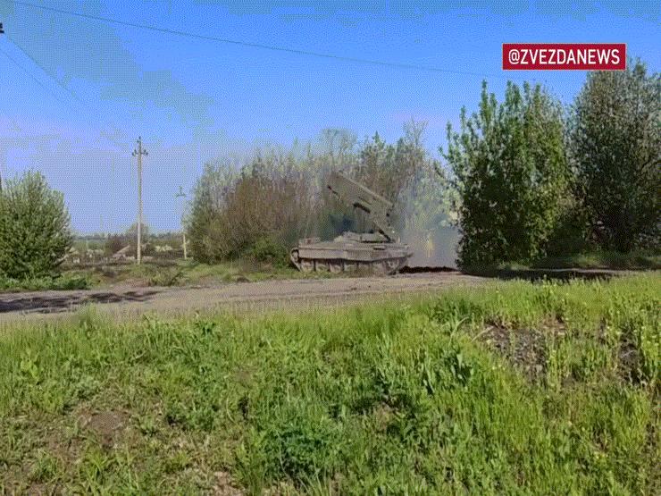 Thế giới - Nga tung video “hỏa thần nhiệt áp” TOS-1A khai hỏa chặn đợt phản công của Ukraine ở Kharkiv