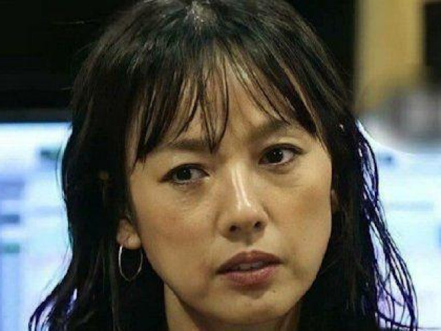Giải trí - Lee Hyori hốc hác, xuống sắc trong hình ảnh mới