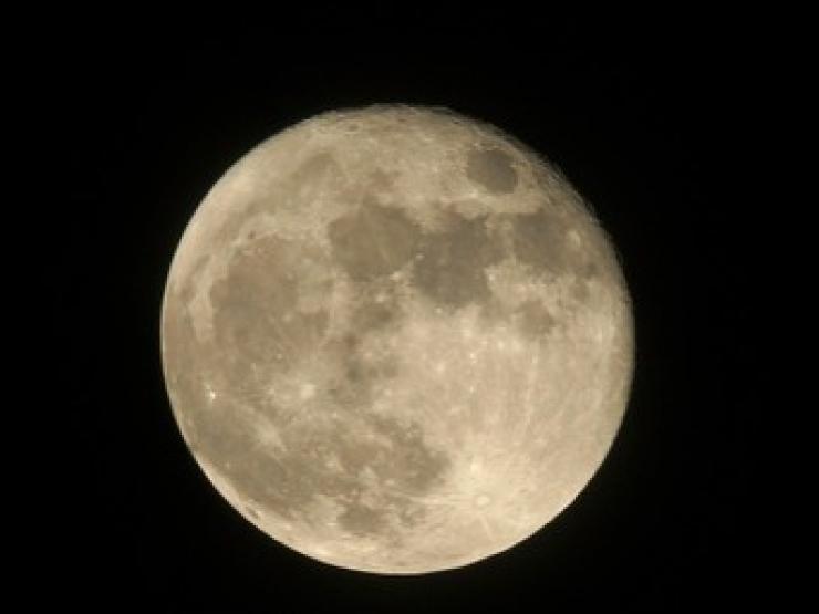 Tin tức trong ngày - Ngắm trăng tròn 16 đẹp lung linh ở Hà Nội