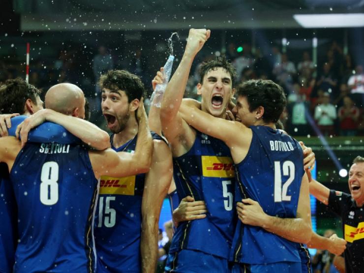 Thể thao - Đỉnh cao bóng chuyền: 3 "cây sào" 2m hạ chủ nhà lấy cúp vô địch thế giới