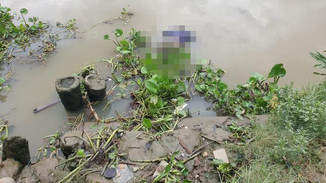Phát hiện 2 thi thể nam trôi trên sông Sài Gòn - 1