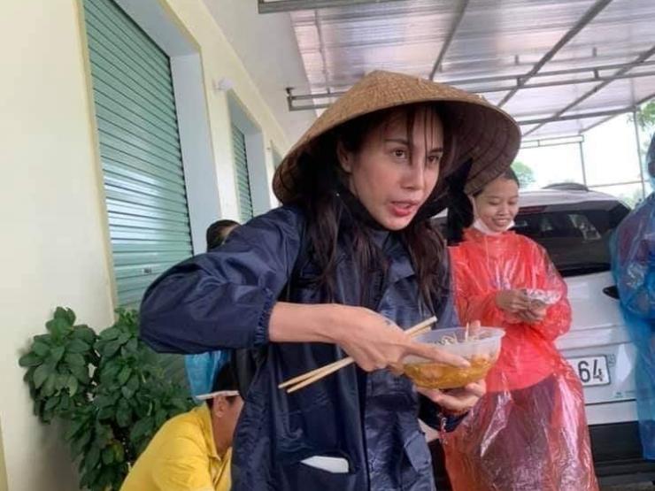 Đời sống Showbiz - Nam danh hài từng đưa ra lời khuyên "độc nhất vô nhị" với Thủy Tiên về số tiền 100 tỷ là ai?