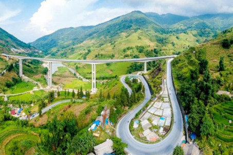 Những khúc cua "rợn tóc gáy" lên Sapa sẽ không còn