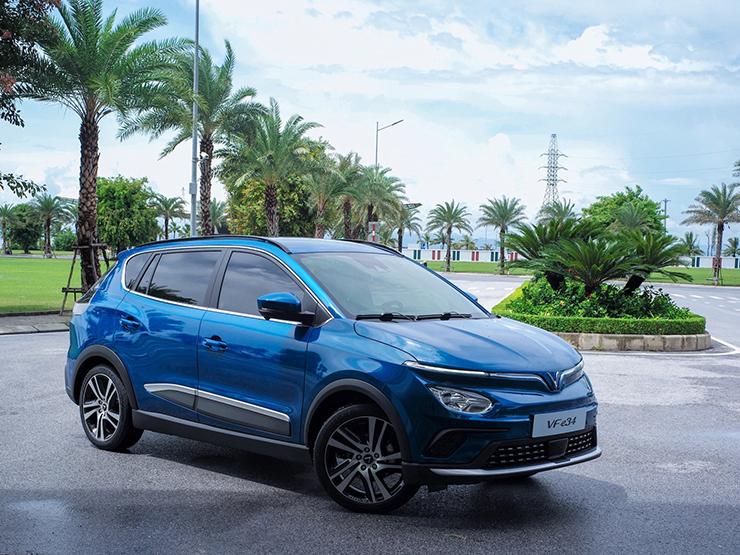 Tin tức ô tô - Giá xe VinFast VF e34 niêm yết và lăn bánh tháng 9/2022
