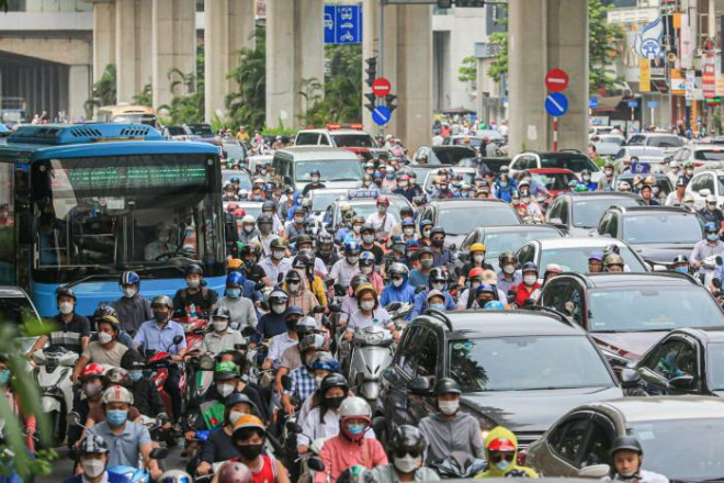 Hà Nội ùn tắc ngày càng nghiêm trọng, cách nào khắc phục? - 1