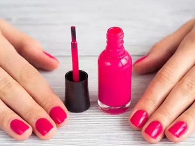 Làm đẹp - 6 cách siêu dễ giúp sơn móng tay nhanh khô