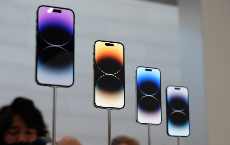 Apple lại “hút máu” người dùng khi sửa chữa iPhone - 1