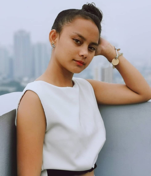 Cuộc sống bất ngờ của cô bé ăn xin 2k3 hot nhất mạng xã hội - 3