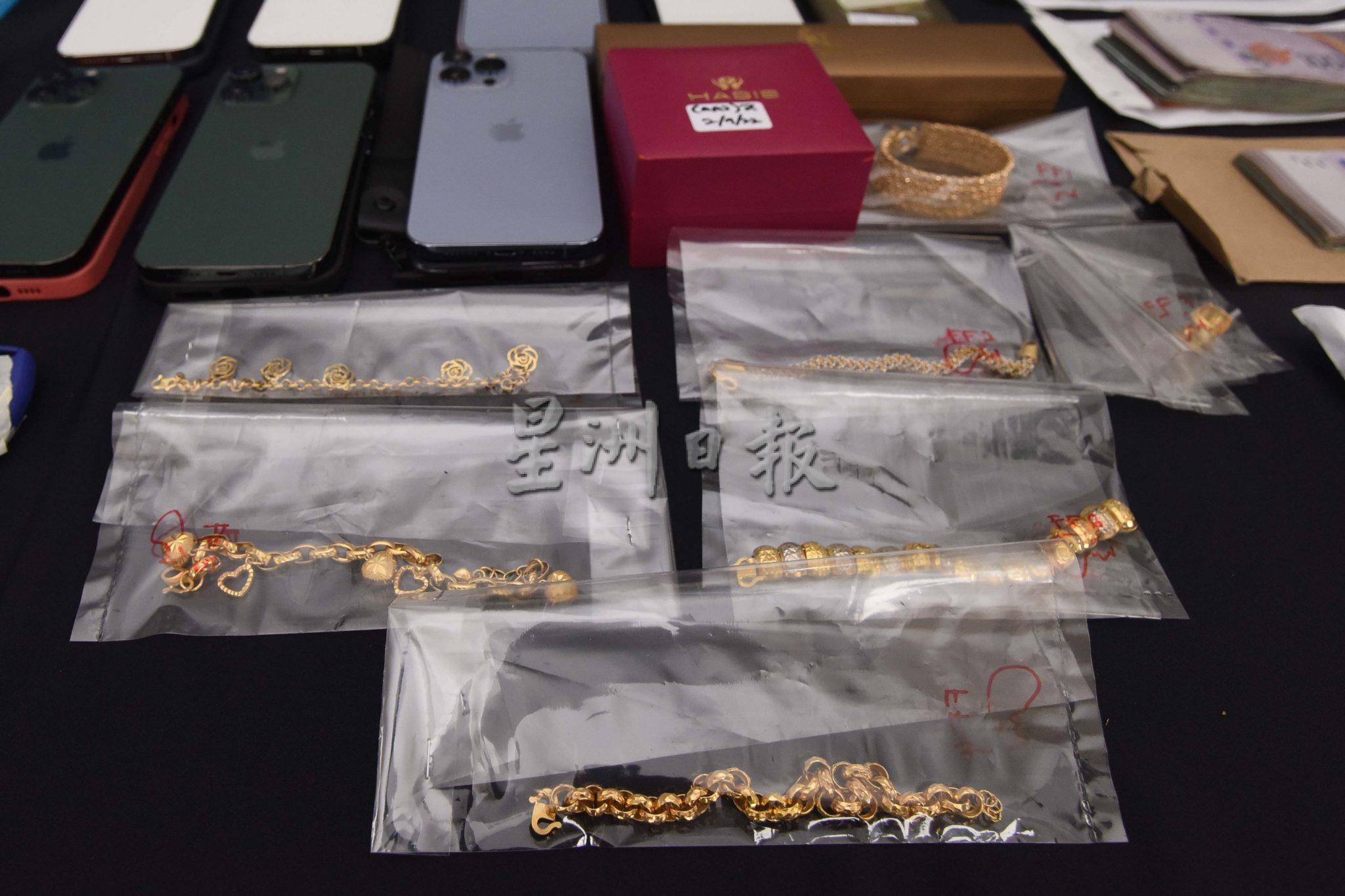 Thuê nhà riêng để trữ tiền vàng, người đàn ông nhận "kết đắng" - 2