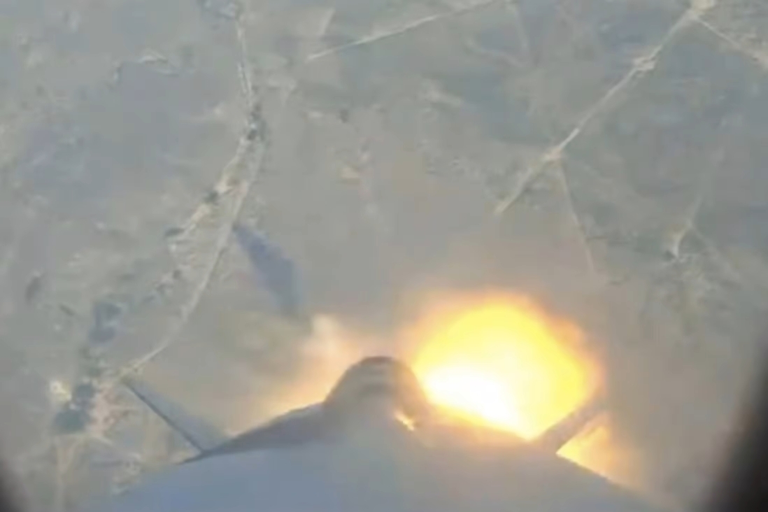 Lửa phụt ra từ một động cơ trên tên lửa của hãng Blue Origin hôm 12/9 (ảnh: SCMP)