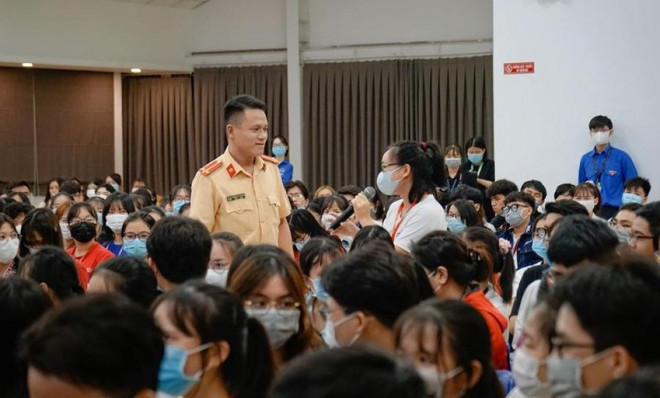 Nhiều trường đại học mời cơ quan công an địa phương để tập huấn cho sinh viên. Ảnh: CATP